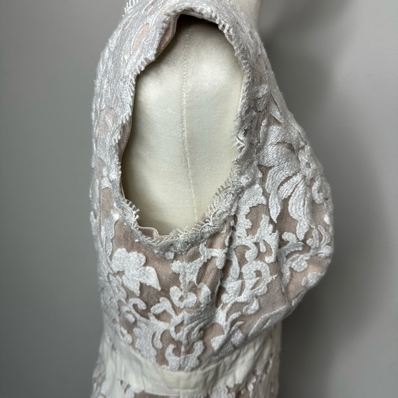 Tadashi Shoji Cream Sheath Wedding Dress Sweetheart Neckline - Picture 3 of 6